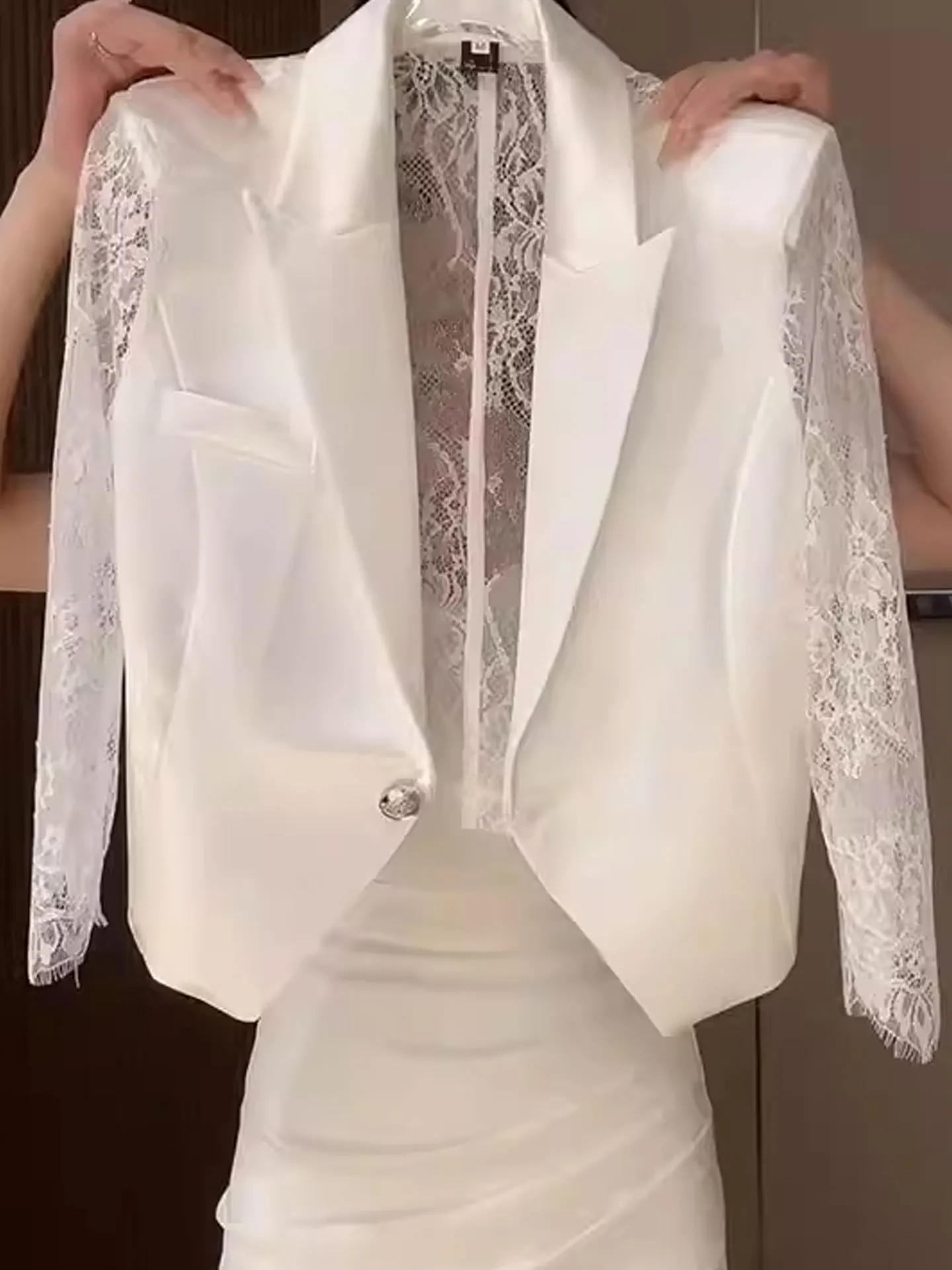 Summer 2026 New Style Women's Short Outerwear Lace Trimmed Slim Fit Sun Protection UV Resistant Belted Waistcoat Seven Sleeve...
Summer 2026 New Style Women's Short Outerwear Lace Trimmed Slim Fit Sun Protection UV Resistant Belted Waistcoat Seven Sleeve...