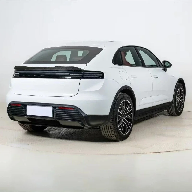 For Porsche Macan 95C EV Style Real Dry Carbon Fiber 2024 Exterior Decoration Tail Fins Rear Trunk Spoiler Modification Body Kit
For Porsche Macan 95C EV Style Real Dry Carbon Fiber 2024 Exterior Decoration Tail Fins Rear Trunk Spoiler Modification Body Kit