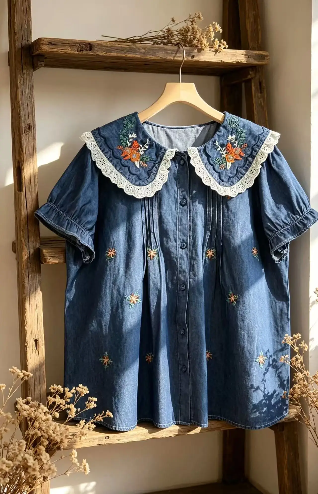 2026 Mori kei clothing Japan style original peter pan collar denim shirts and blouses for women kawaii embroidery denim tops
2026 Mori kei clothing Japan style original peter pan collar denim shirts and blouses for women kawaii embroidery denim tops