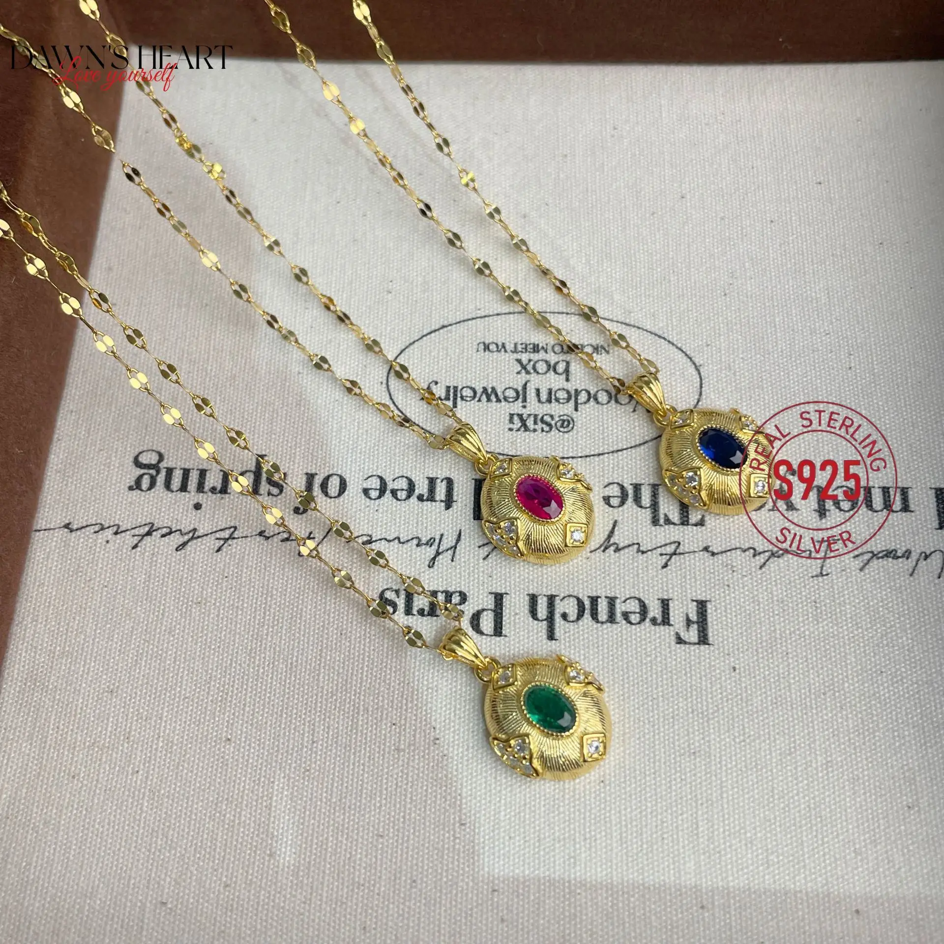 Palace Retro Brushed 925 Sterling Silver Necklace Female Pigeon Egg Emerald Ruby Sapphire Luxury Women's Jewelry Birthday Gift
Palace Retro Brushed 925 Sterling Silver Necklace Female Pigeon Egg Emerald Ruby Sapphire Luxury Women's Jewelry Birthday Gift