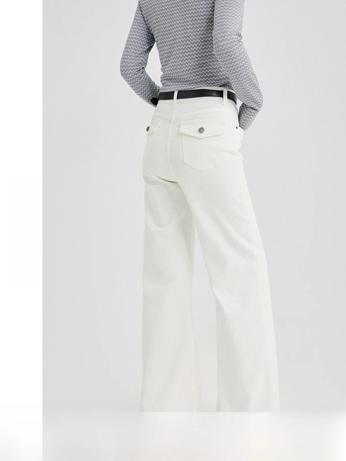 White Micro Flared Jeans Women's Spring Casual High Waist Slim Fit Bell Bottoms High Waist Bell Pants Spring 2026 New Arrival
White Micro Flared Jeans Women's Spring Casual High Waist Slim Fit Bell Bottoms High Waist Bell Pants Spring 2026 New Arrival