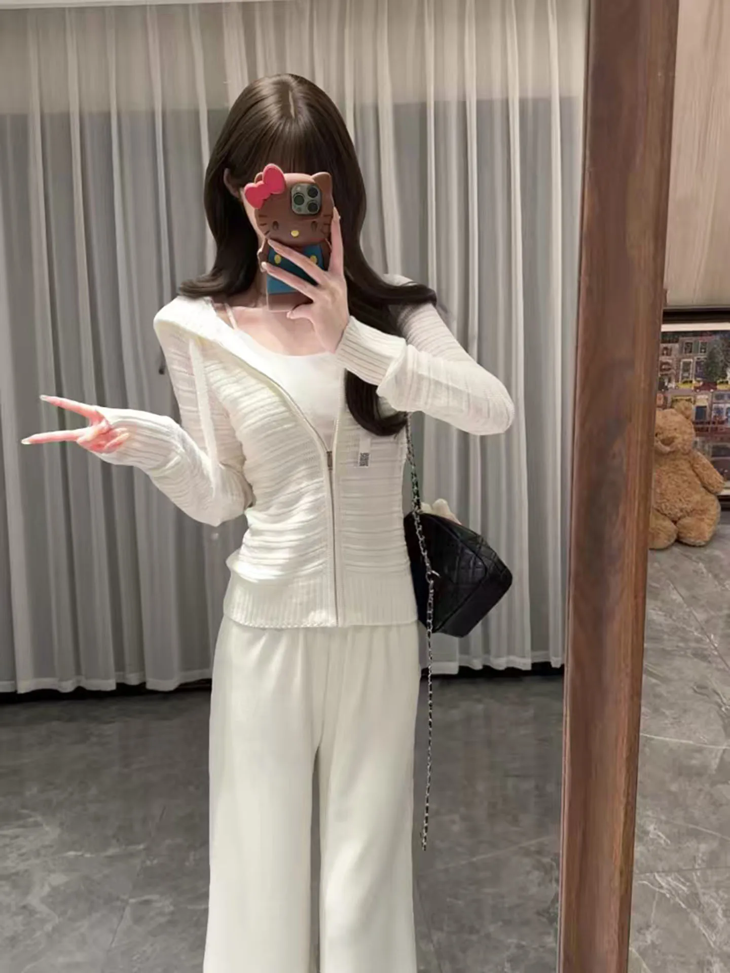 Shiny Attracting Simple Beauty Spring Summer Knitted Wool Zipper Open Cardigan Hollow out Design Sparkling Rhinestones Women'...
Shiny Attracting Simple Beauty Spring Summer Knitted Wool Zipper Open Cardigan Hollow out Design Sparkling Rhinestones Women'...
