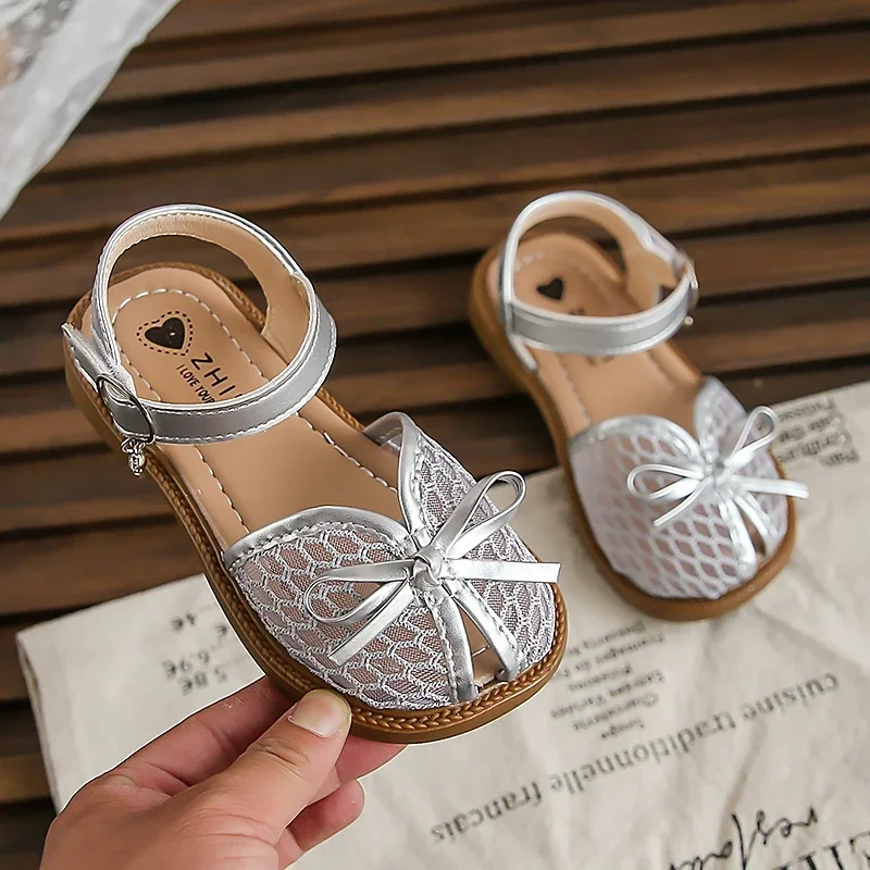 Children Sandals for Girls 2025 Summer New Fashion Korean Style Soft Bottom Anti-slippery Versatile Sweet Bowtie Princess Shoes
Children Sandals for Girls 2025 Summer New Fashion Korean Style Soft Bottom Anti-slippery Versatile Sweet Bowtie Princess Shoes