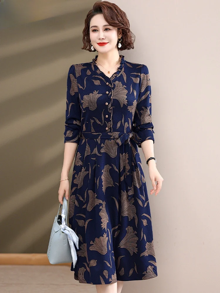 Женское длинное платье для среднего возраста, осеннее, модное, в корейском стиле, свободного кроя, с поясом, из полиэстера
Женское длинное платье для среднего возраста, осеннее, модное, в корейском стиле, свободного кроя, с поясом, из полиэстера