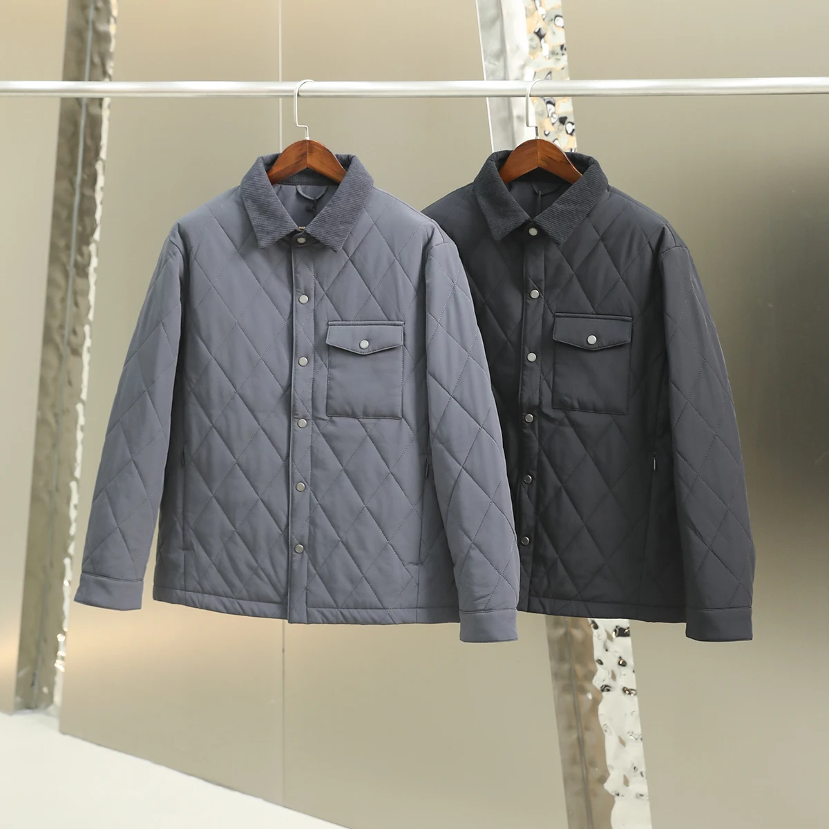 Мужская ретро-куртка из вельвета и хлопка с теплоотражающей внутренней подкладкой, отложным воротником, модная городская стильная верхняя одежда с длинными рукавами для сохранения тепла
Мужская ретро-куртка из вельвета и хлопка с теплоотражающей внутренней подкладкой, отложным воротником, модная городская стильная верхняя одежда с длинными рукавами для сохранения тепла