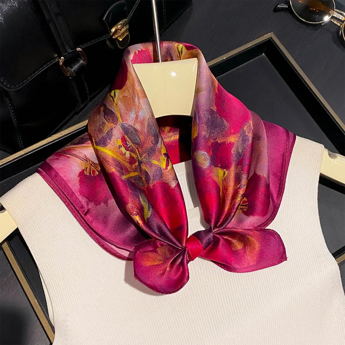 100% Natural Silk Scarf Fashion Women Summer Beach elegant Small Scarves Shawl Poncho 53*53cm Hijab Bandana Square Kerchief
100% Natural Silk Scarf Fashion Women Summer Beach elegant Small Scarves Shawl Poncho 53*53cm Hijab Bandana Square Kerchief