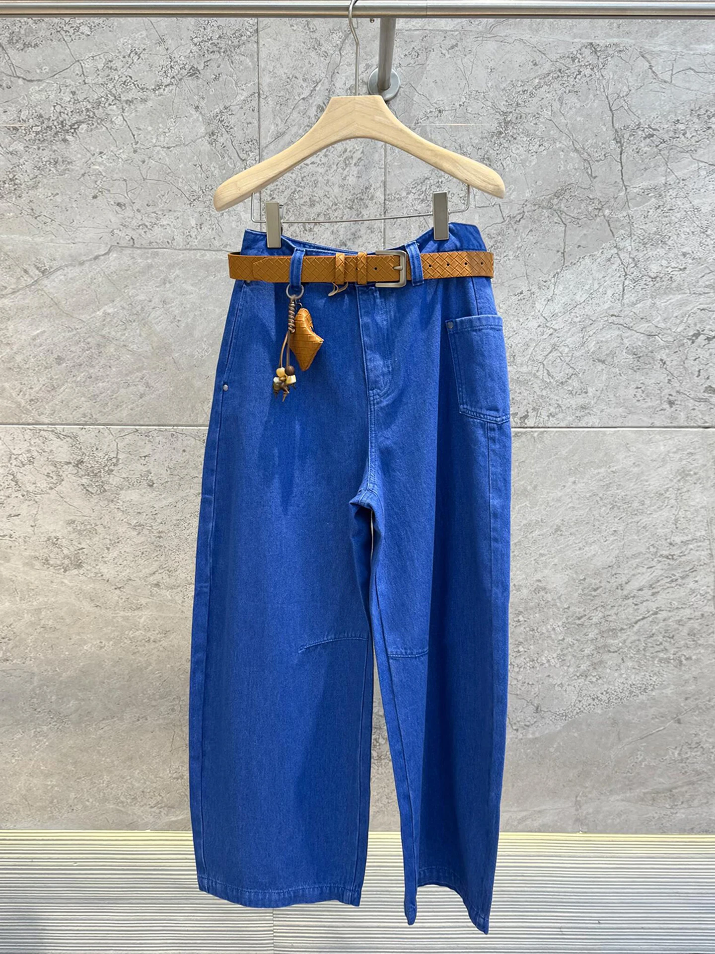 High Waist Wide Leg Denim Jeans with Belt Loop Casual Washed Fabric Spring Summer New Design Women's Premium Fashion
High Waist Wide Leg Denim Jeans with Belt Loop Casual Washed Fabric Spring Summer New Design Women's Premium Fashion
