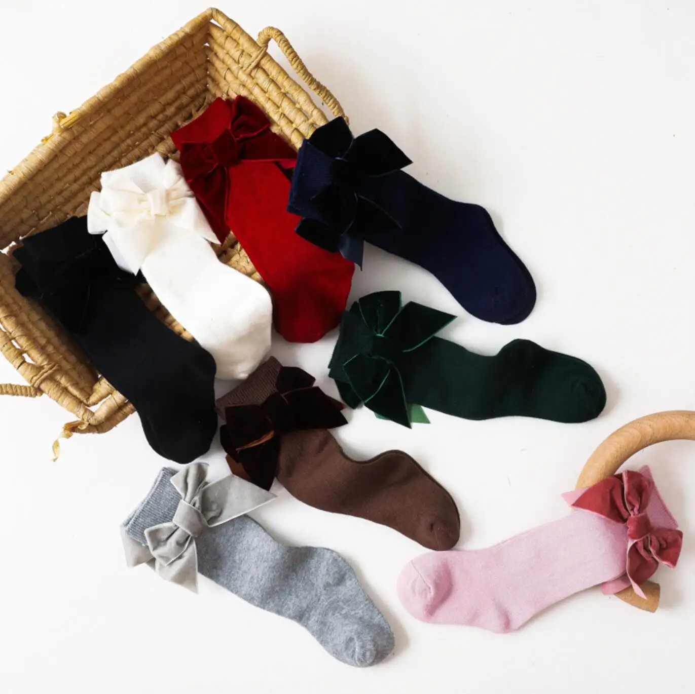 Adorable Toddler Girls Knee High Socks Spring Fall Big Velvet Ribbon Bowknot Kids Tube Socks for Children Leg Warmers 1-8 Years
Adorable Toddler Girls Knee High Socks Spring Fall Big Velvet Ribbon Bowknot Kids Tube Socks for Children Leg Warmers 1-8 Years