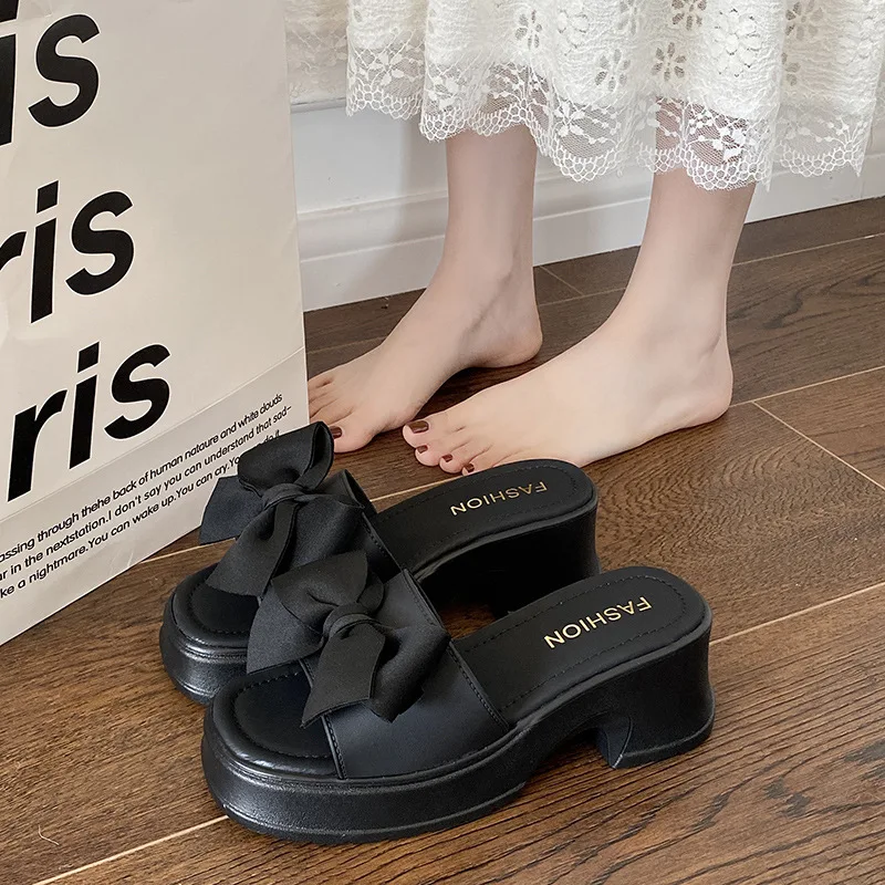 2025 New All-in-one Women's Shoes Platform Slippers Female Summer Wear Bow Flip-flops Increase Fashion Sweet Fairy Wind Slippers
2025 New All-in-one Women's Shoes Platform Slippers Female Summer Wear Bow Flip-flops Increase Fashion Sweet Fairy Wind Slippers