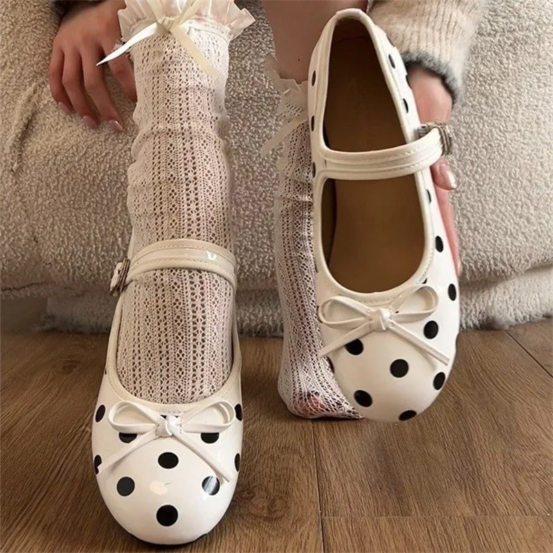 Women Flats Fashion Polka Dot Bow Decor Design Shoes 2026 New Solid Round Toe Soft Soled Loafers Casual Comfort Female Sneakers
Women Flats Fashion Polka Dot Bow Decor Design Shoes 2026 New Solid Round Toe Soft Soled Loafers Casual Comfort Female Sneakers