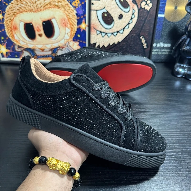 Men's sports shoes Hong Kong style youth hot diamond casual board shoes fashion trend
Men's sports shoes Hong Kong style youth hot diamond casual board shoes fashion trend