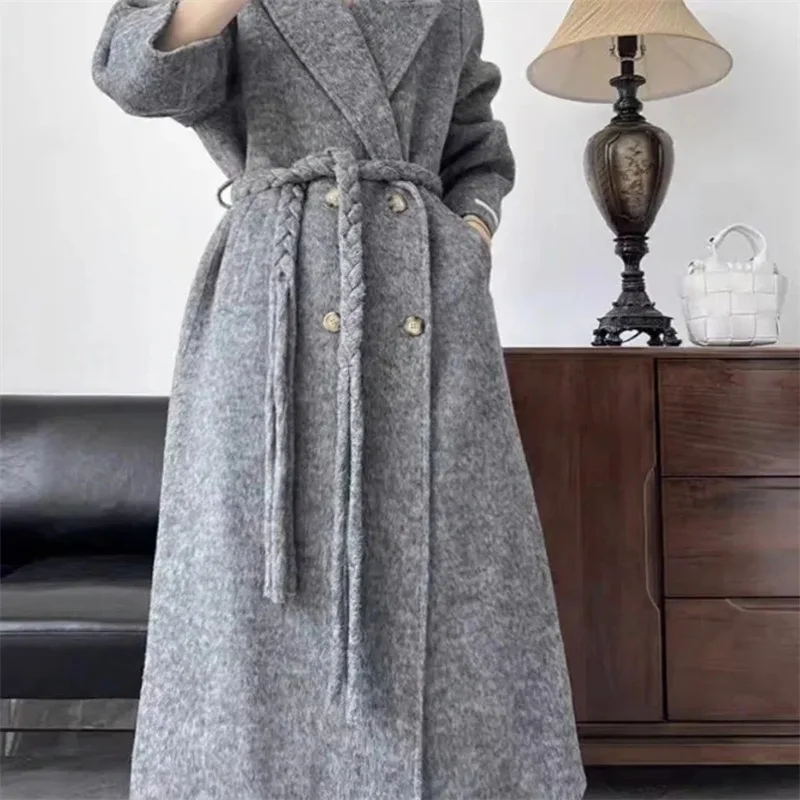 Fashion 100% Wool Coat Belt Black Woolen Long Coat For Women Oversize Loose Lapel Overcoat Autumn Lady High Street Outerwear
Fashion 100% Wool Coat Belt Black Woolen Long Coat For Women Oversize Loose Lapel Overcoat Autumn Lady High Street Outerwear