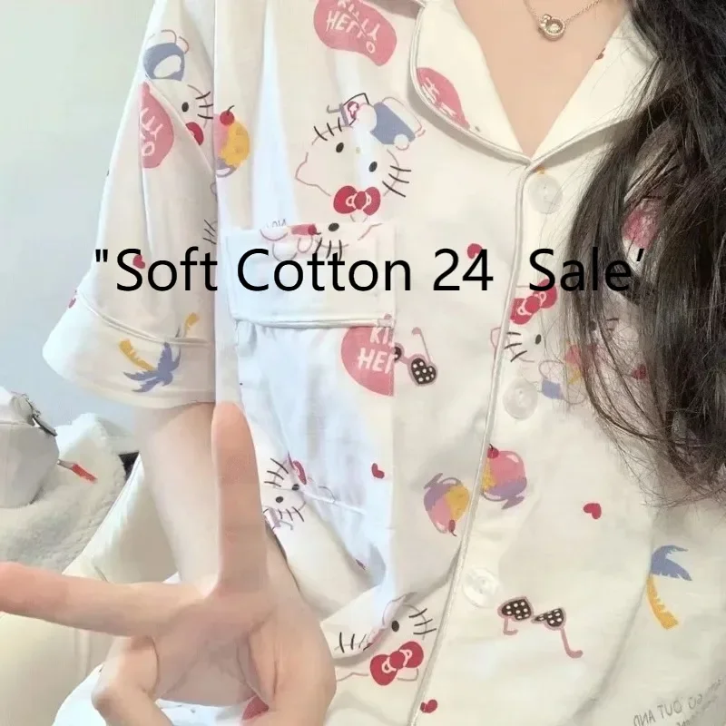 Summer new white lapel cute cartoon Hello Kitty pajamas women's short-sleeved shorts loungewear two-piece set
Summer new white lapel cute cartoon Hello Kitty pajamas women's short-sleeved shorts loungewear two-piece set