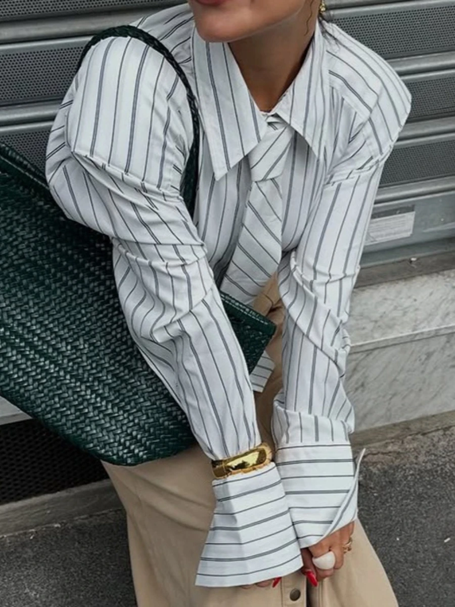 LIinar Sophisticated Commuter-Style Striped Women's Shirt 2026 Long-Sleeve Button-Down Necktie Shirt Loose Top
LIinar Sophisticated Commuter-Style Striped Women's Shirt 2026 Long-Sleeve Button-Down Necktie Shirt Loose Top