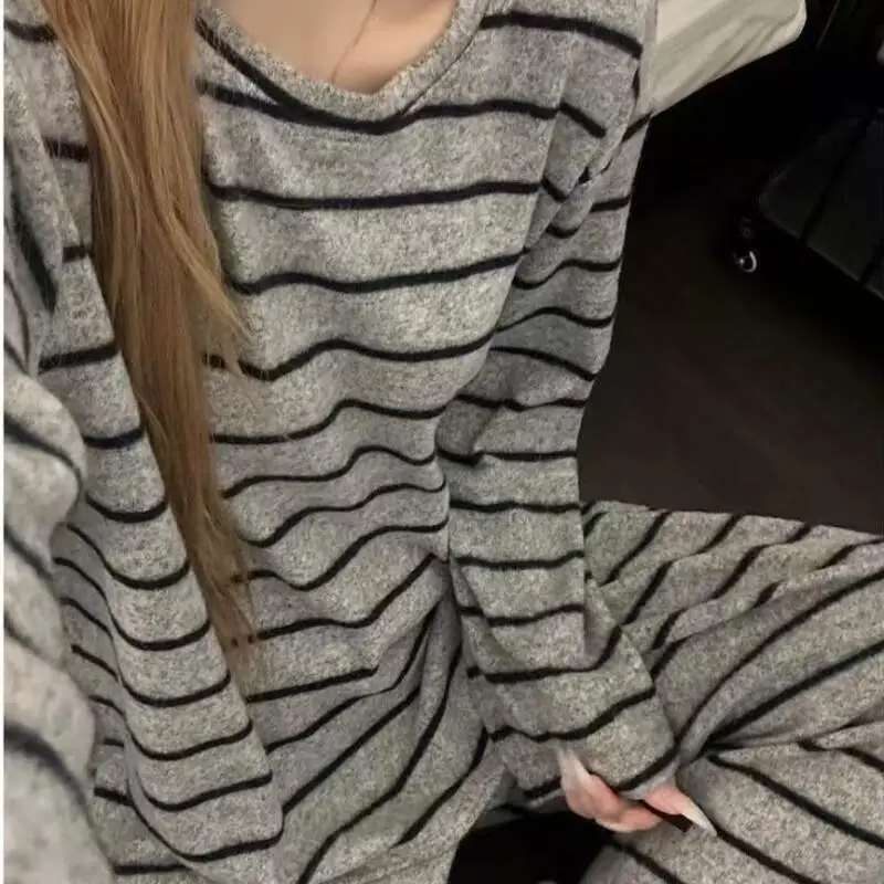 Сексуальный модный пижамный комплект для отдыха, домашняя одежда, женский студенческий утепленный термокомплект, удобный рекламный комплект из двух предметов, костюм, новая модель
Сексуальный модный пижамный комплект для отдыха, домашняя одежда, женский студенческий утепленный термокомплект, удобный рекламный комплект из двух предметов, костюм, новая модель