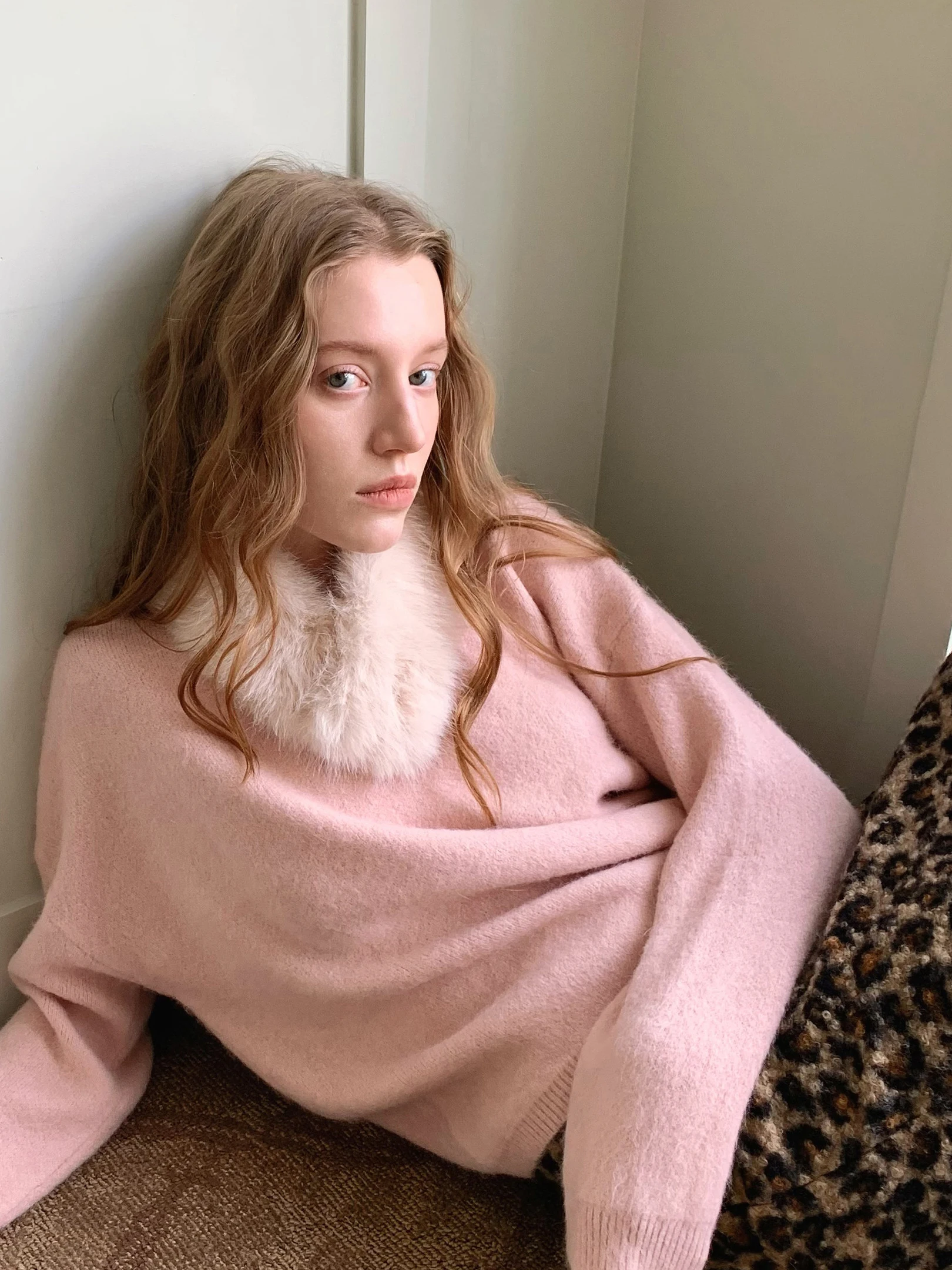 Pink Fur Collar Knitted Sweater Women's Loose Fit Comfortable Spring Autumn Lazy Style Versatile Slimming Top
Pink Fur Collar Knitted Sweater Women's Loose Fit Comfortable Spring Autumn Lazy Style Versatile Slimming Top