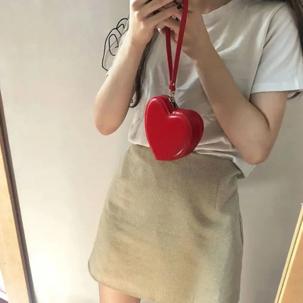 Korean Style Red Love Hear Wallet Ins Card Pocket Wrist Bag Solid Heart Bag Change Bag Clutch Bag PU Purses Female DIY
Korean Style Red Love Hear Wallet Ins Card Pocket Wrist Bag Solid Heart Bag Change Bag Clutch Bag PU Purses Female DIY