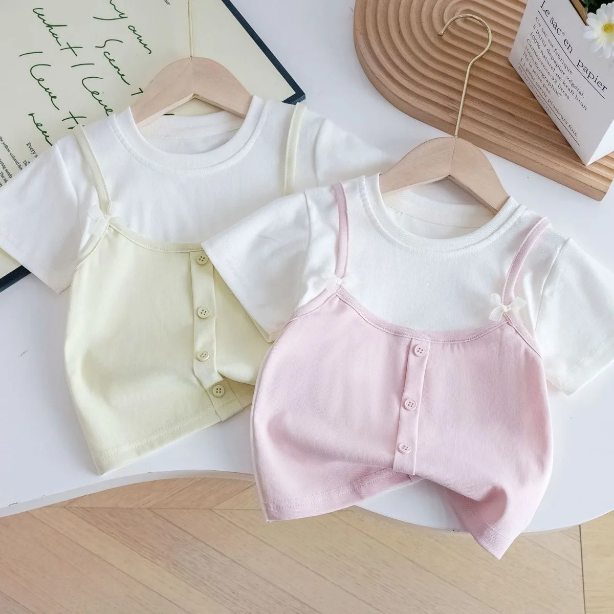 Girls' Summer Clothes Short Sleeved T-shirt Baby's Stylish Children's Korean Version Color Blocked Bow Top Shirt
Girls' Summer Clothes Short Sleeved T-shirt Baby's Stylish Children's Korean Version Color Blocked Bow Top Shirt