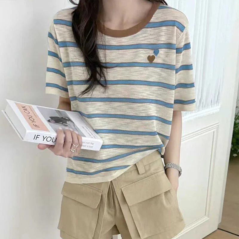 New Summer Short Sleeve Knitted Sweater Women Pullovers Sweaters O-Neck Striped Knit Sweater Pullover Women Tops Knitwears Q5200
New Summer Short Sleeve Knitted Sweater Women Pullovers Sweaters O-Neck Striped Knit Sweater Pullover Women Tops Knitwears Q5200