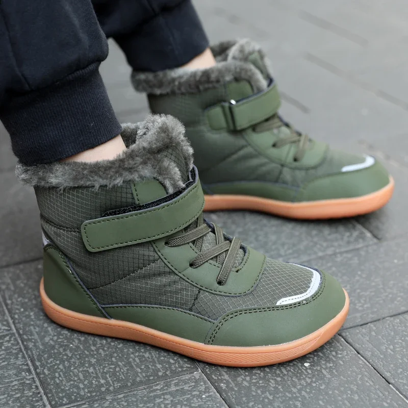 Stylish winter Uggs for boys and girls - Wide finger palm quilted Velcro - warm lining and non-slip soles advertising cold weath
Stylish winter Uggs for boys and girls - Wide finger palm quilted Velcro - warm lining and non-slip soles advertising cold weath