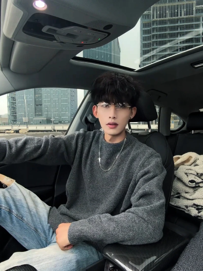 Мужской трикотаж с глубокими глазами, осенне-зимний повседневный свободный крой, внутренняя одежда, базовый слой, свитер в американском стиле ретро
Мужской трикотаж с глубокими глазами, осенне-зимний повседневный свободный крой, внутренняя одежда, базовый слой, свитер в американском стиле ретро