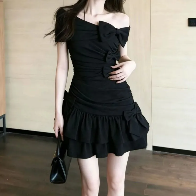 Women's Asymmetrical Off-Shoulder Bow Detail Ruffle Mini Dress
Women's Asymmetrical Off-Shoulder Bow Detail Ruffle Mini Dress