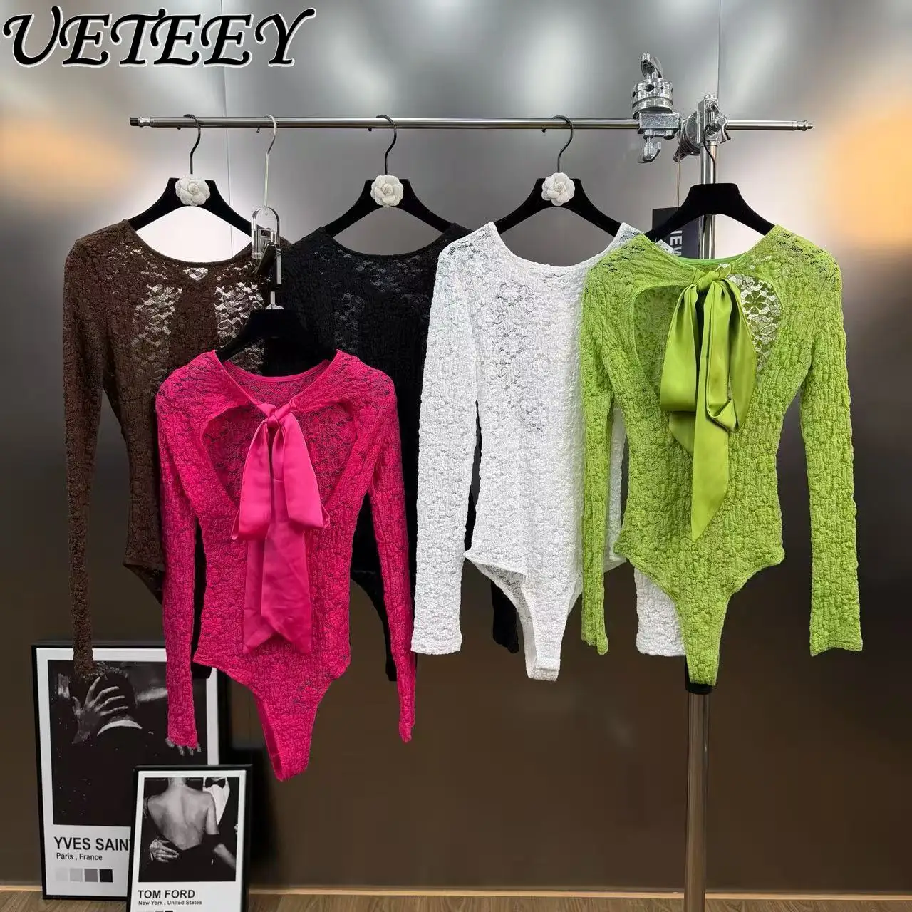 Новинка 2026 года: Весенний женский комбинезон с круглым вырезом, длинными рукавами, из эластичной кружевной ткани, с открытой спиной, бантом и завязками, облегающий, с шортами
Новинка 2026 года: Весенний женский комбинезон с круглым вырезом, длинными рукавами, из эластичной кружевной ткани, с открытой спиной, бантом и завязками, облегающий, с шортами