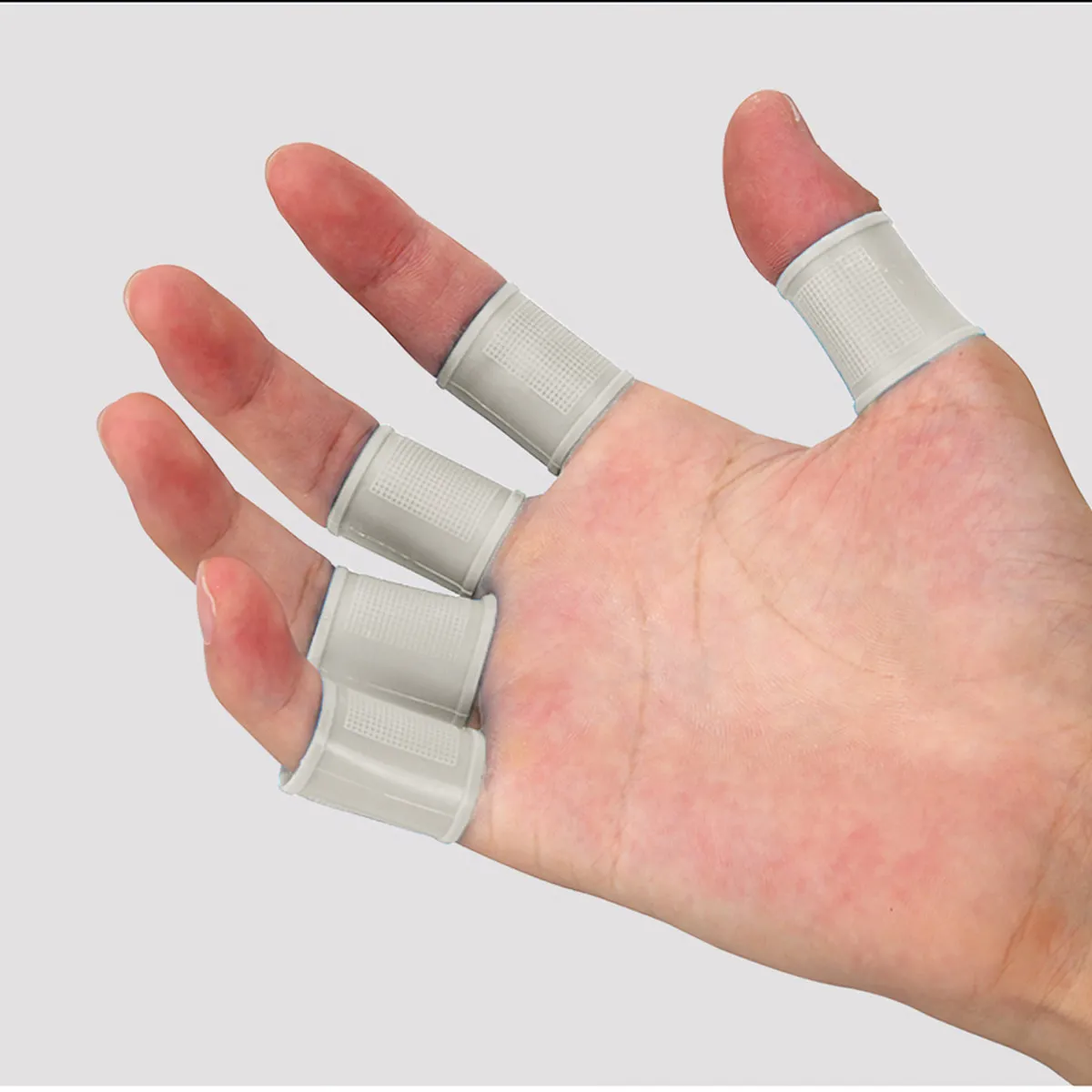 8Pcs Sports Finger Sleeves Silicone Elastic Protector Finger Braces Support Grey Size M Comfortable Protection for Practice
8Pcs Sports Finger Sleeves Silicone Elastic Protector Finger Braces Support Grey Size M Comfortable Protection for Practice