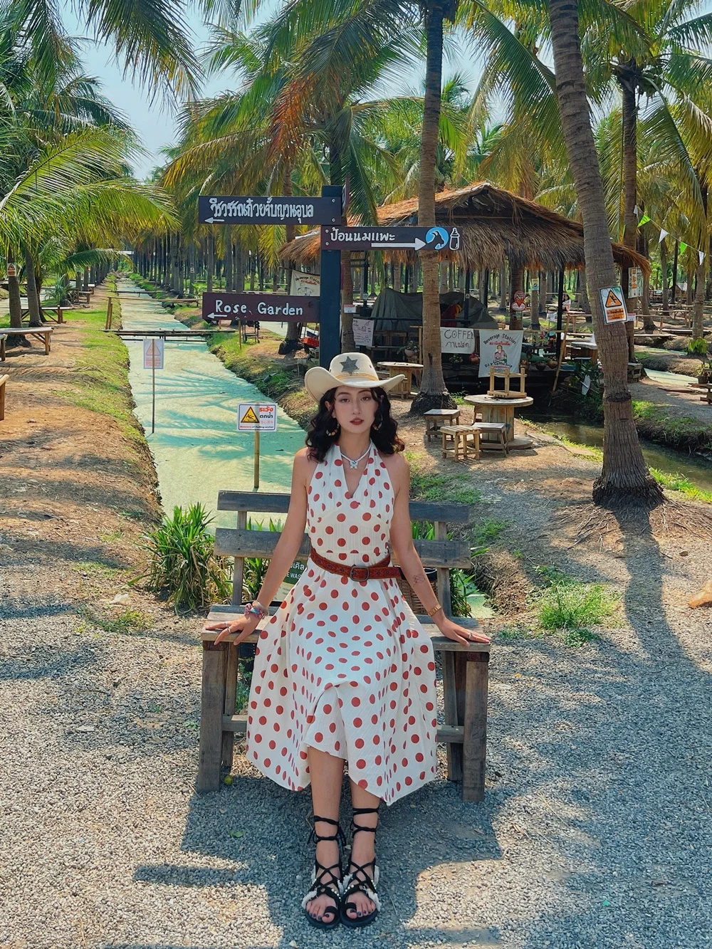 Vintage Polka Dot Backless Midi Dress Hepburn Style Summer Vacation High Waist Umbrella Skirt Print Gown with Zipper
Vintage Polka Dot Backless Midi Dress Hepburn Style Summer Vacation High Waist Umbrella Skirt Print Gown with Zipper