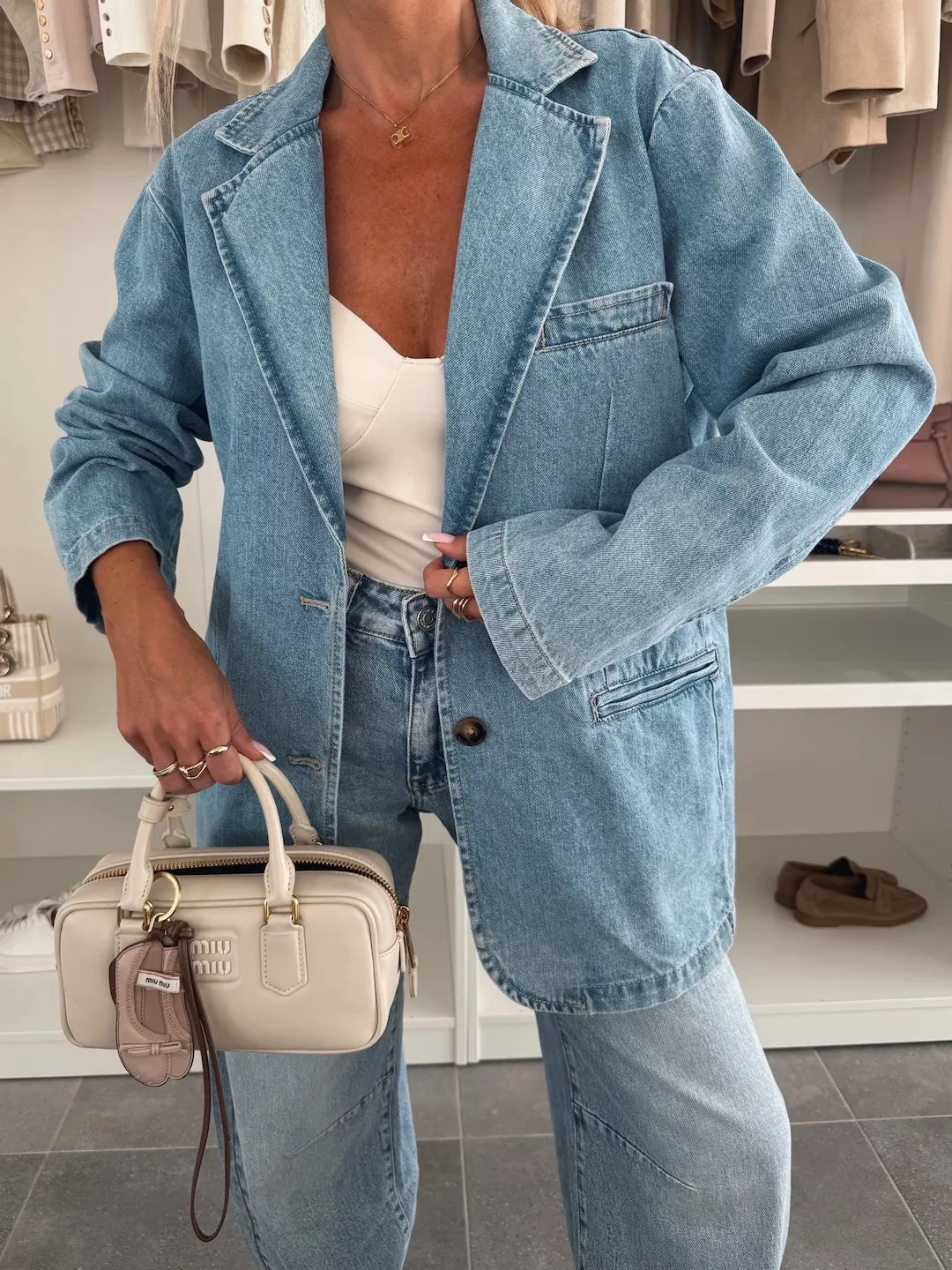 Women's Casual Loose Blue Denim Suit Jacket Top Fashion Spring Autumn 2026 Water Washed Style
Women's Casual Loose Blue Denim Suit Jacket Top Fashion Spring Autumn 2026 Water Washed Style
