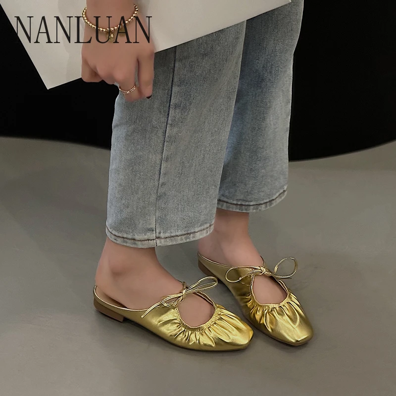 2024Boutique Autumn Women's Slippers New Solid Color High-end Women's Shoes Comfortable Flat Bottom Hot-selling Fashion Slippers
2024Boutique Autumn Women's Slippers New Solid Color High-end Women's Shoes Comfortable Flat Bottom Hot-selling Fashion Slippers
