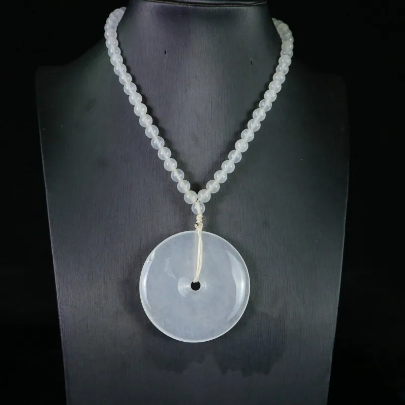 Natural High-ice Quartzite Jade Safety Buckle Pendant, Classic Fashion Necklace Jewelry
Natural High-ice Quartzite Jade Safety Buckle Pendant, Classic Fashion Necklace Jewelry