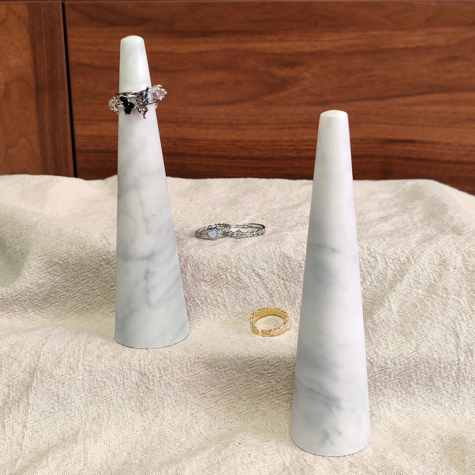 Elegant White Natural Marble Ring Cone Minimalist White Marble Holder for Wedding Bands, Engagement Rings & Jewelry Display
Elegant White Natural Marble Ring Cone Minimalist White Marble Holder for Wedding Bands, Engagement Rings & Jewelry Display