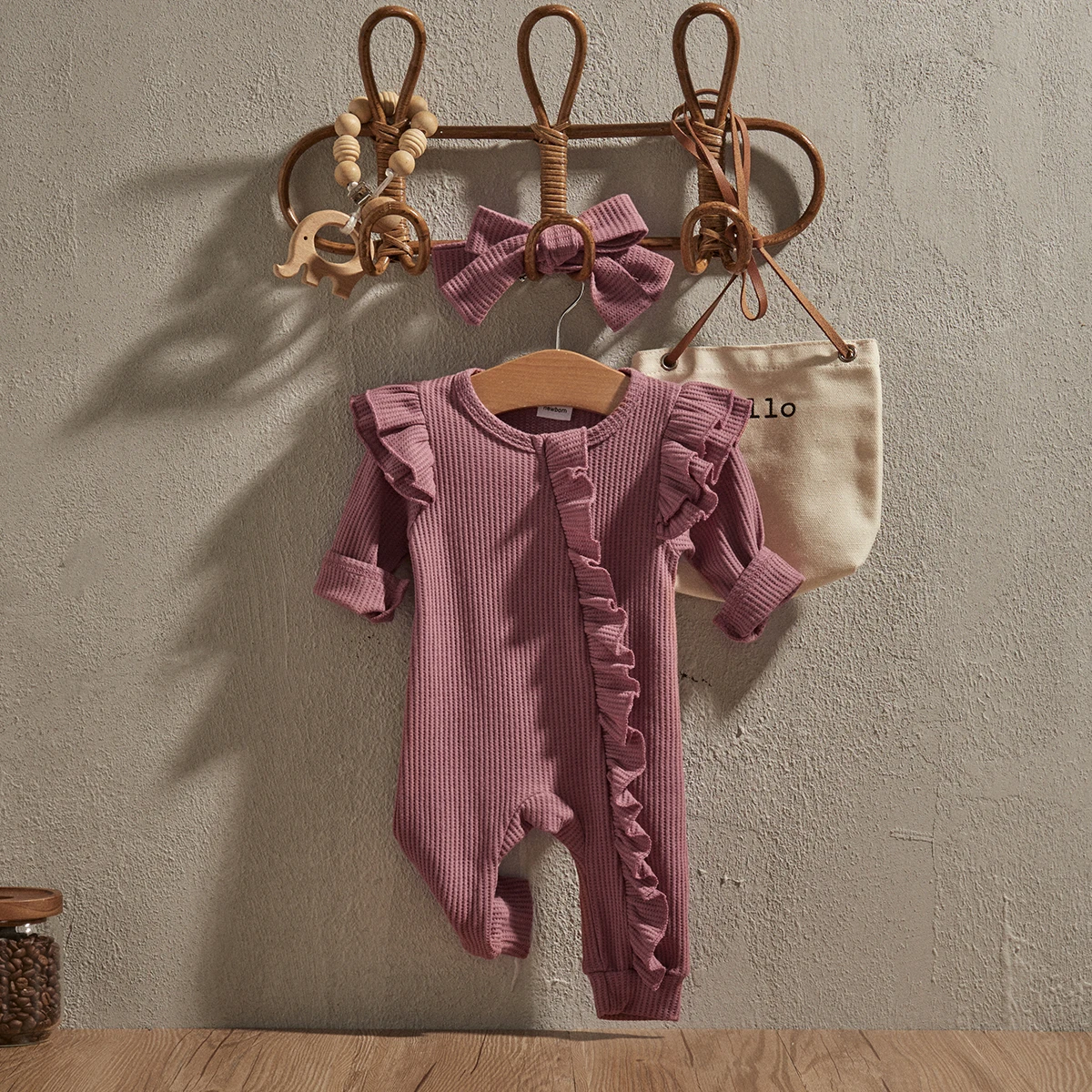 EWODOS Infant Girl Jumpsuit Solid Color Round Neck Flying Sleeve Ruffled Zipper Romper with Bow Headband Set Baby Autumn Clothes
EWODOS Infant Girl Jumpsuit Solid Color Round Neck Flying Sleeve Ruffled Zipper Romper with Bow Headband Set Baby Autumn Clothes