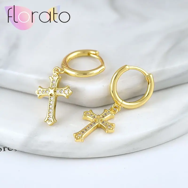 925 Sterling Silver Ear Needle Glossy Earrings Inlaid With Black and White Zircon Cross Pendant Classic Retro Earrings Jewelry
925 Sterling Silver Ear Needle Glossy Earrings Inlaid With Black and White Zircon Cross Pendant Classic Retro Earrings Jewelry