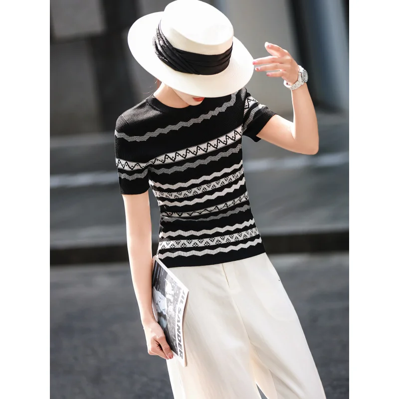 MEXCOCO 2026 Spring Summer New Women Striped Knit T-shirt, Crew Neck Color Block Slim Fit Short Sleeve Elegant Casual Top
MEXCOCO 2026 Spring Summer New Women Striped Knit T-shirt, Crew Neck Color Block Slim Fit Short Sleeve Elegant Casual Top