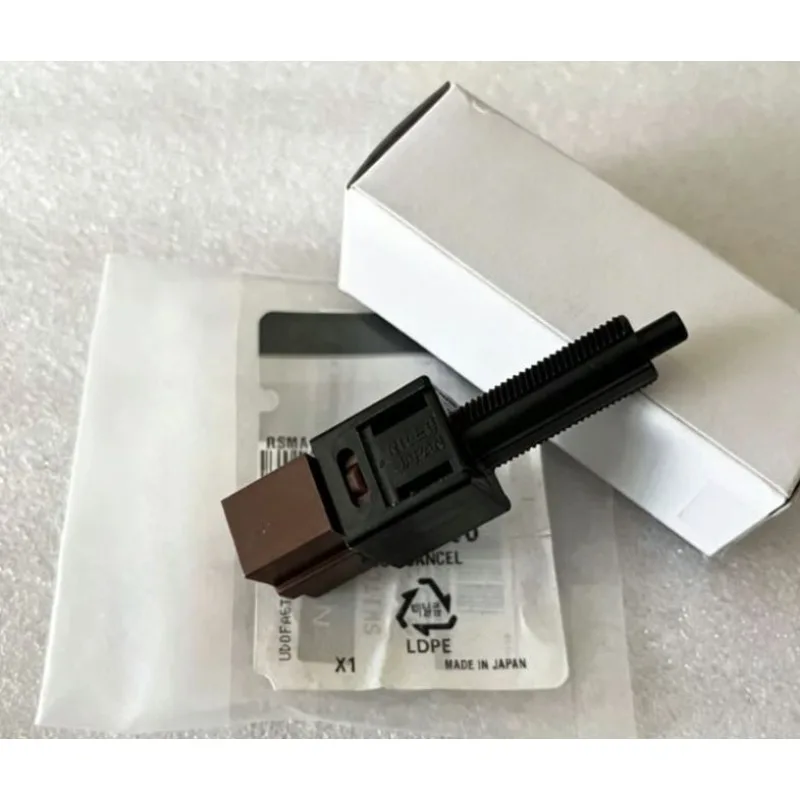 Brake Light Switch Sensor for Renault Koleos Brand New Genuine
Brake Light Switch Sensor for Renault Koleos Brand New Genuine