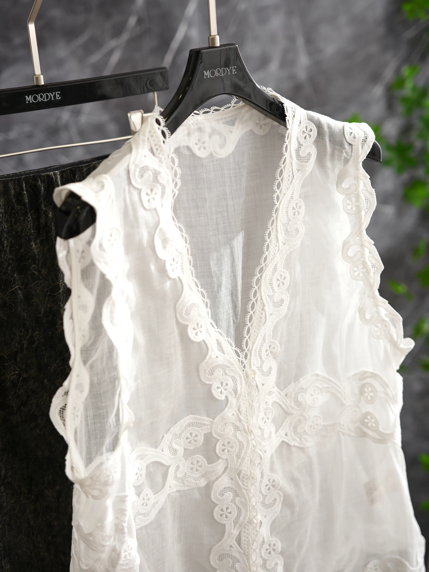 High Quality Hemp Heavy Embroidery Lace Sleeveless V-Neck Women's Top Vest Summer Outerwear Breathable Comfortable Floral Pat...
High Quality Hemp Heavy Embroidery Lace Sleeveless V-Neck Women's Top Vest Summer Outerwear Breathable Comfortable Floral Pat...