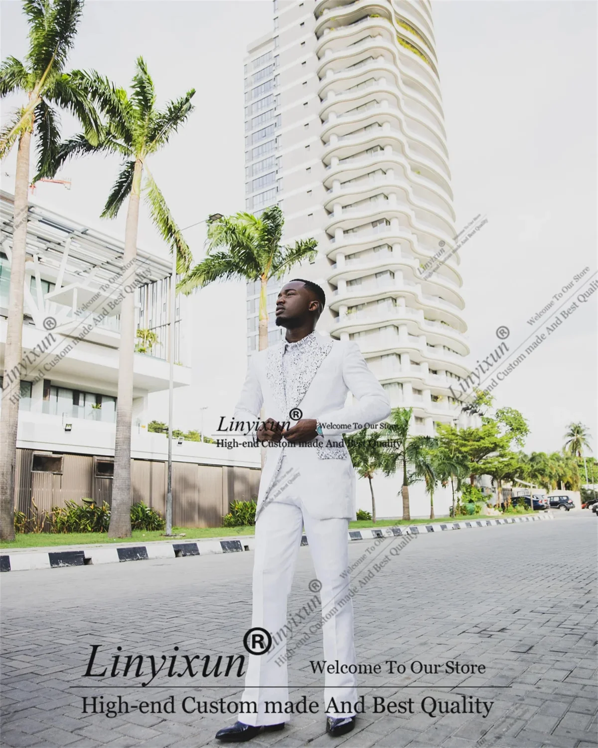 Мужские костюмы с блестящими кристаллами, блестящие остроконечные лацканы, расшитые бисером, свадебные смокинги для жениха, комплект из 2 предметов, пиджаки для выпускного вечера по индивидуальному заказу, тонкий ropa hombre 
Мужские костюмы с блестящими кристаллами, блестящие остроконечные лацканы, расшитые бисером, свадебные смокинги для жениха, комплект из 2 предметов, пиджаки для выпускного вечера по индивидуальному заказу, тонкий ropa hombre