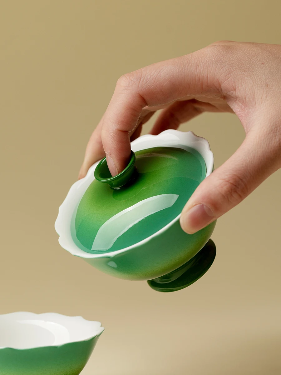 Xingchun Set Emerald Green Gradient Tureen Household Anti-Scald High-End Tea Brewing Bowl Women's Exquisite Ceremony
Xingchun Set Emerald Green Gradient Tureen Household Anti-Scald High-End Tea Brewing Bowl Women's Exquisite Ceremony