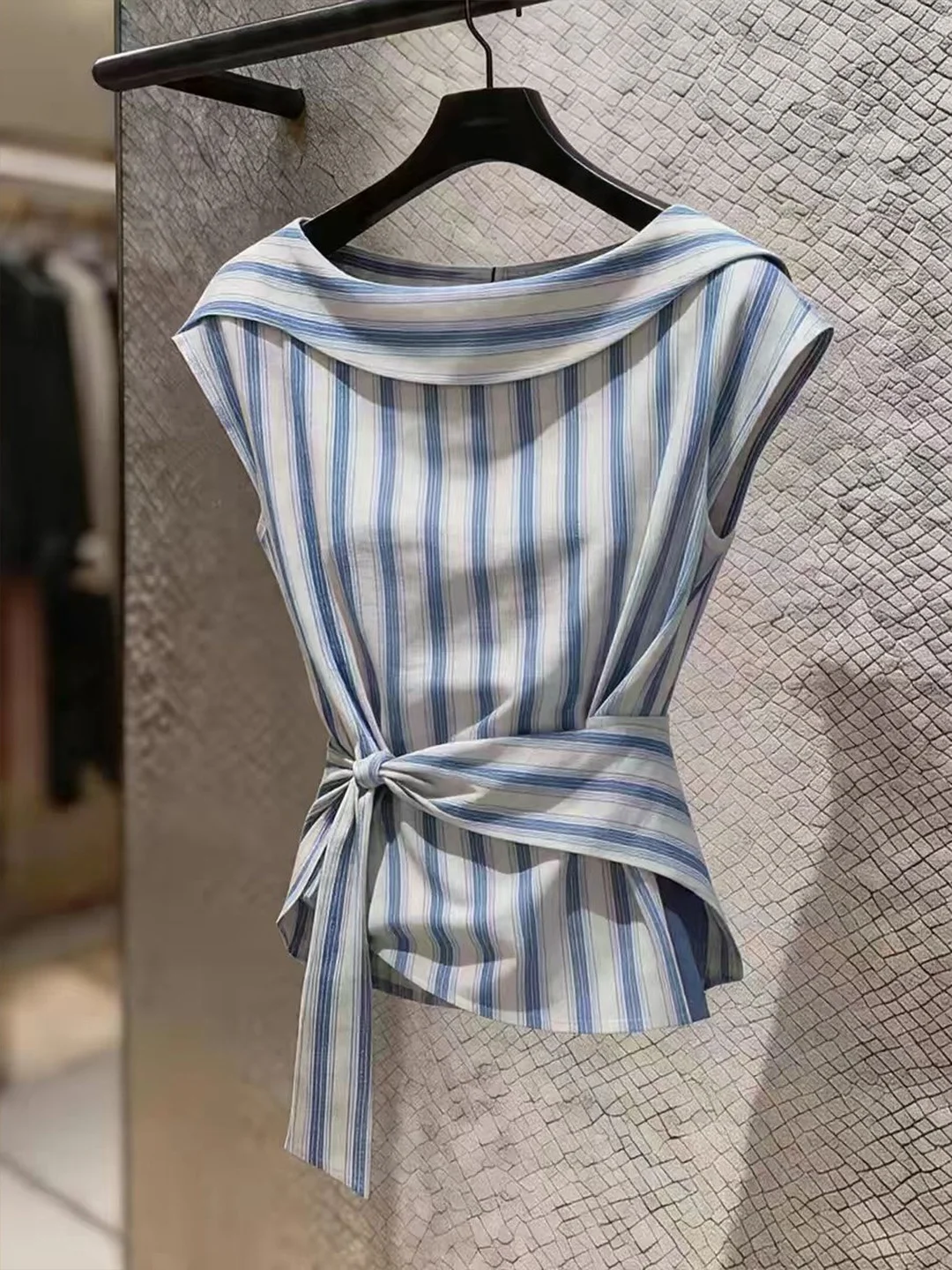 Korean Style Striped Shirt Color Block Soft Style Fashionable Summer Shirt Young Looking Shirt Poetic Lin Brand Commute Style
Korean Style Striped Shirt Color Block Soft Style Fashionable Summer Shirt Young Looking Shirt Poetic Lin Brand Commute Style