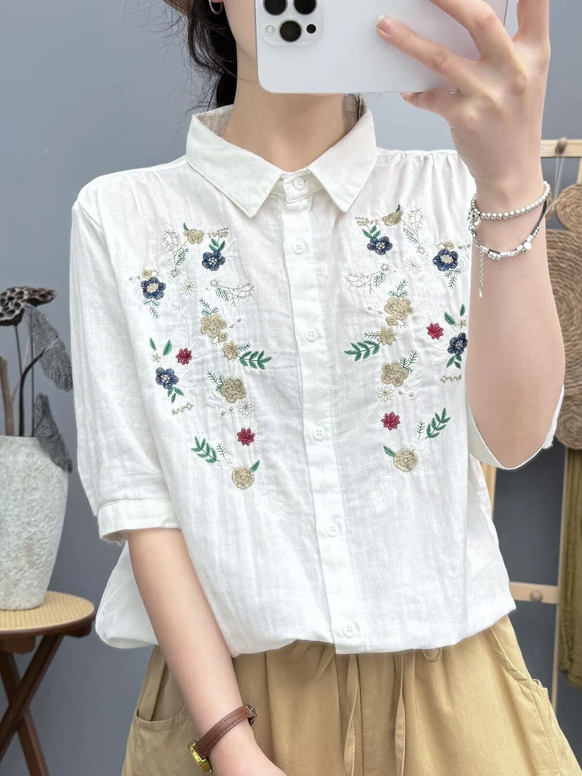 Summer Casual Style Pure Cotton Short Sleeve Shirt Women's Loose Fit Embroidered Flower Cotton Yarn Soft Half Sleeve Blouse
Summer Casual Style Pure Cotton Short Sleeve Shirt Women's Loose Fit Embroidered Flower Cotton Yarn Soft Half Sleeve Blouse
