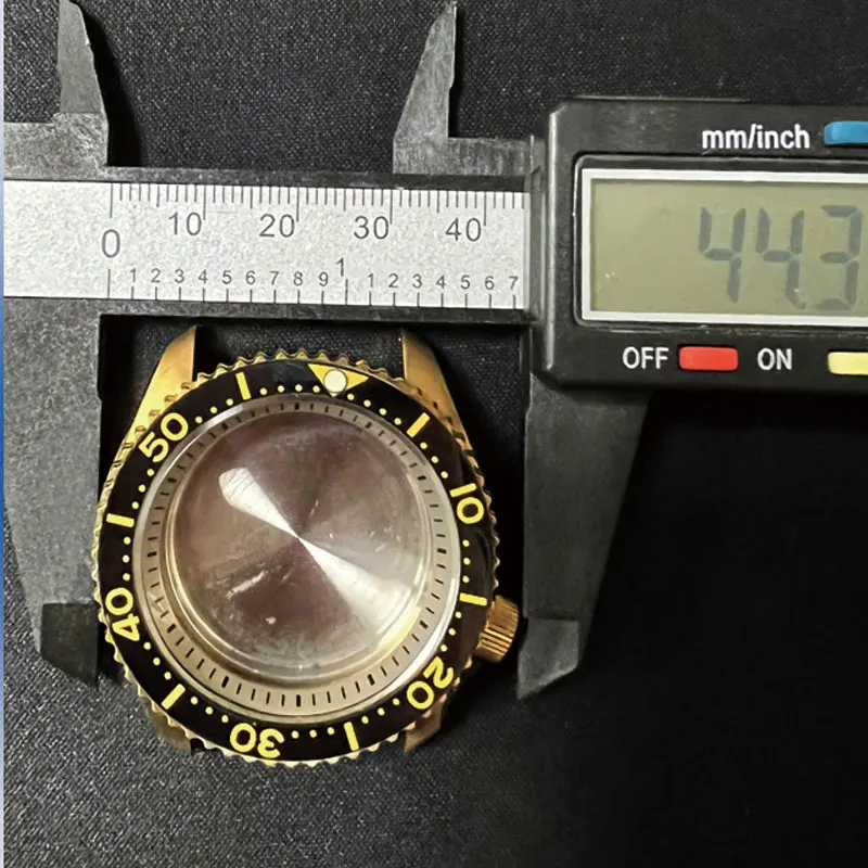 Heimdallr Watch Parts Solid 44.3mm Aluminum Bronze Material SKX007 Case Sapphire Glass Suitable For NH35/36 Movement 20Bar
Heimdallr Watch Parts Solid 44.3mm Aluminum Bronze Material SKX007 Case Sapphire Glass Suitable For NH35/36 Movement 20Bar