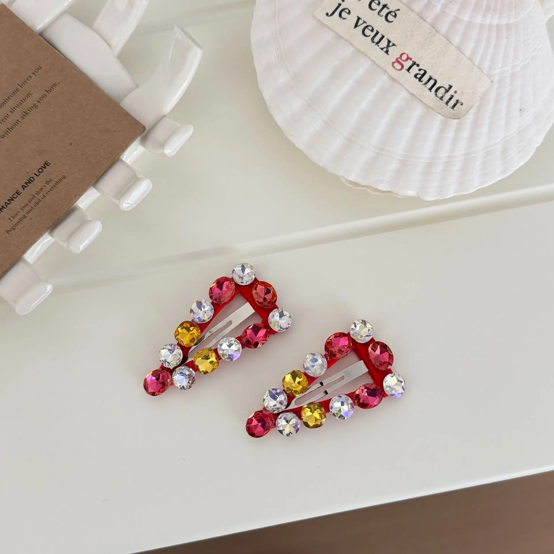 Premium Shiny Czech Crystal BB Hair Clip Korean Fashion Water Drop Design Triangle Clip for Side Bangs Office Daily
Premium Shiny Czech Crystal BB Hair Clip Korean Fashion Water Drop Design Triangle Clip for Side Bangs Office Daily