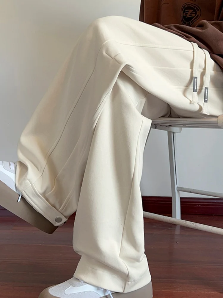 Мужские повседневные брюки с широкими штанинами на весну-осень, прямого кроя, свободного силуэта, в американском уличном стиле, модные
Мужские повседневные брюки с широкими штанинами на весну-осень, прямого кроя, свободного силуэта, в американском уличном стиле, модные