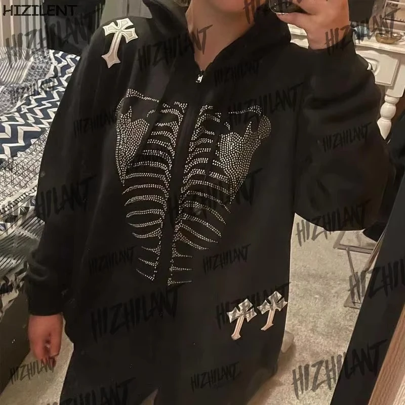 Europe and the United States Y2K letter cross printing women's autumn retro long-sleeved blouse girl sweater Harajuku street.
Europe and the United States Y2K letter cross printing women's autumn retro long-sleeved blouse girl sweater Harajuku street.