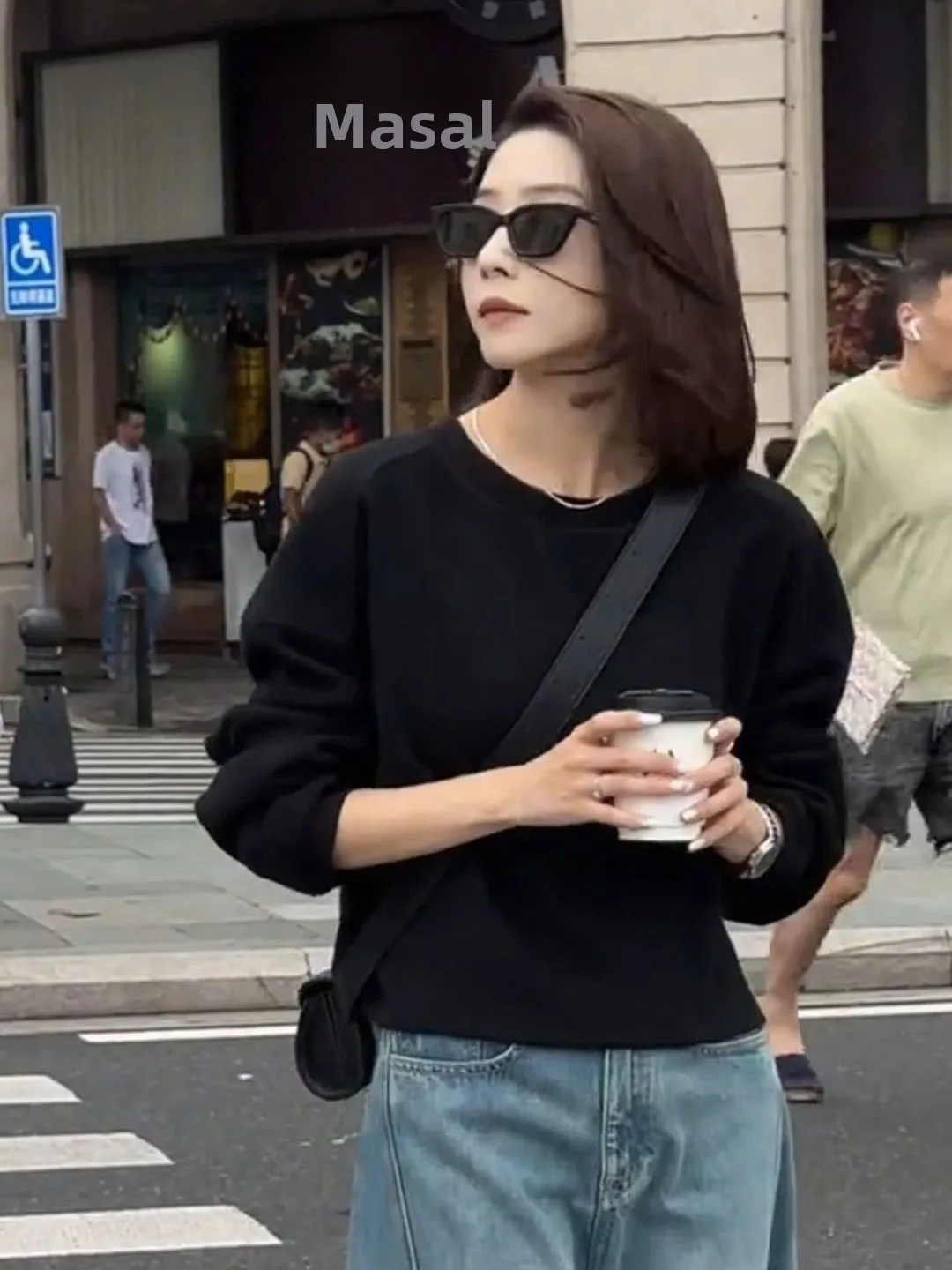 Black round Neck Short Sweatshirt Women's Casual Loose Versatile Cute Top Spring Autumn Street Style Comfortable Fashionable
Black round Neck Short Sweatshirt Women's Casual Loose Versatile Cute Top Spring Autumn Street Style Comfortable Fashionable