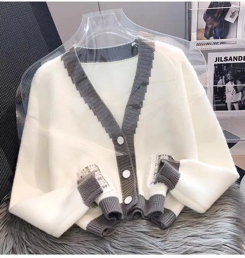 2024 Women's Autumn Winter Fashion V-neck Loose Cardigans Female Long-sleeved Sweater Jacket Ladies Short Knitted Coats Z311
2024 Women's Autumn Winter Fashion V-neck Loose Cardigans Female Long-sleeved Sweater Jacket Ladies Short Knitted Coats Z311