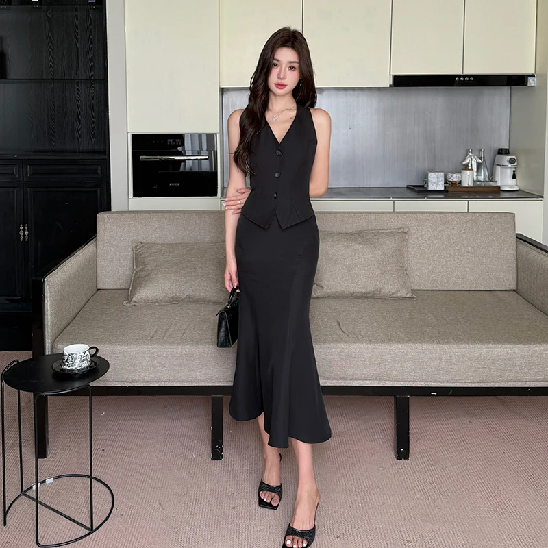 Women Long Dress 2025 Summer New Sexy Halter Black Slim Fit Halter Formal Party Club Office Lady
Women Long Dress 2025 Summer New Sexy Halter Black Slim Fit Halter Formal Party Club Office Lady