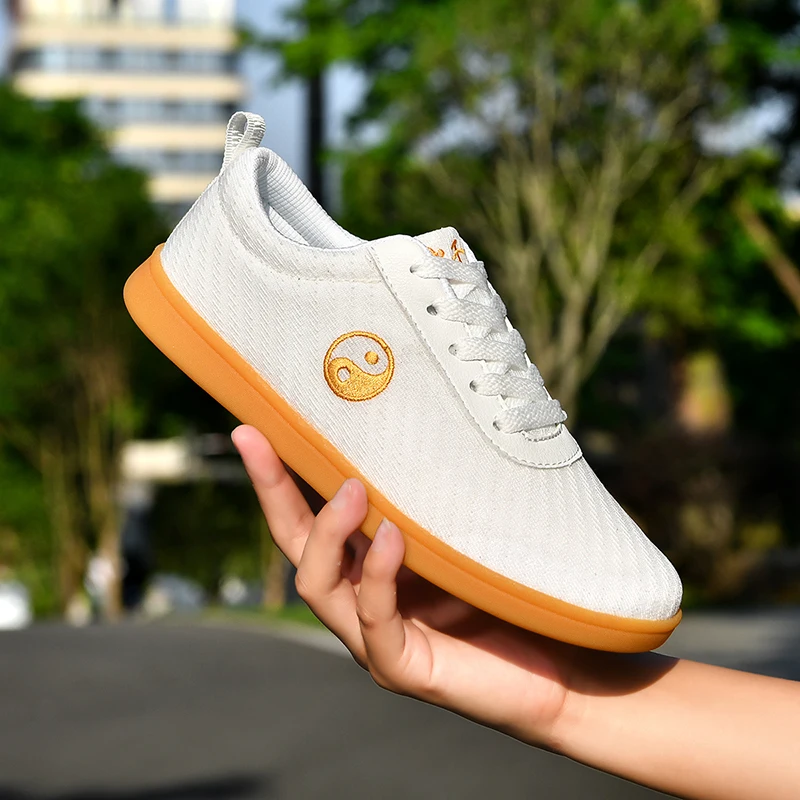 New Men's and Women's Taekwondo Sports Shoes Outdoor Professional Martial Arts Tai Chi Kung Fu Shoes Karate Training Shoes
New Men's and Women's Taekwondo Sports Shoes Outdoor Professional Martial Arts Tai Chi Kung Fu Shoes Karate Training Shoes